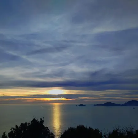Sunsearelaxsanterenzo, Lejlighed Lerici